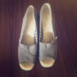 Women’s wedges, size 10